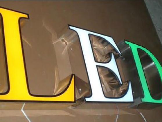 铜梁区介绍LED招牌的基础知识。